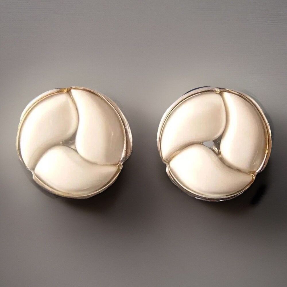 Vintage Charel Button Clip Earrings White Thermoset Pinwheel Mid Century Modern